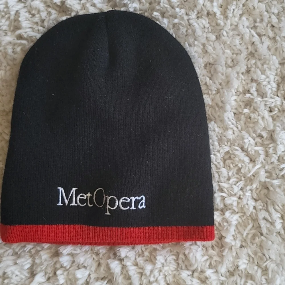 MetOpera hat - Picture 1 of 3